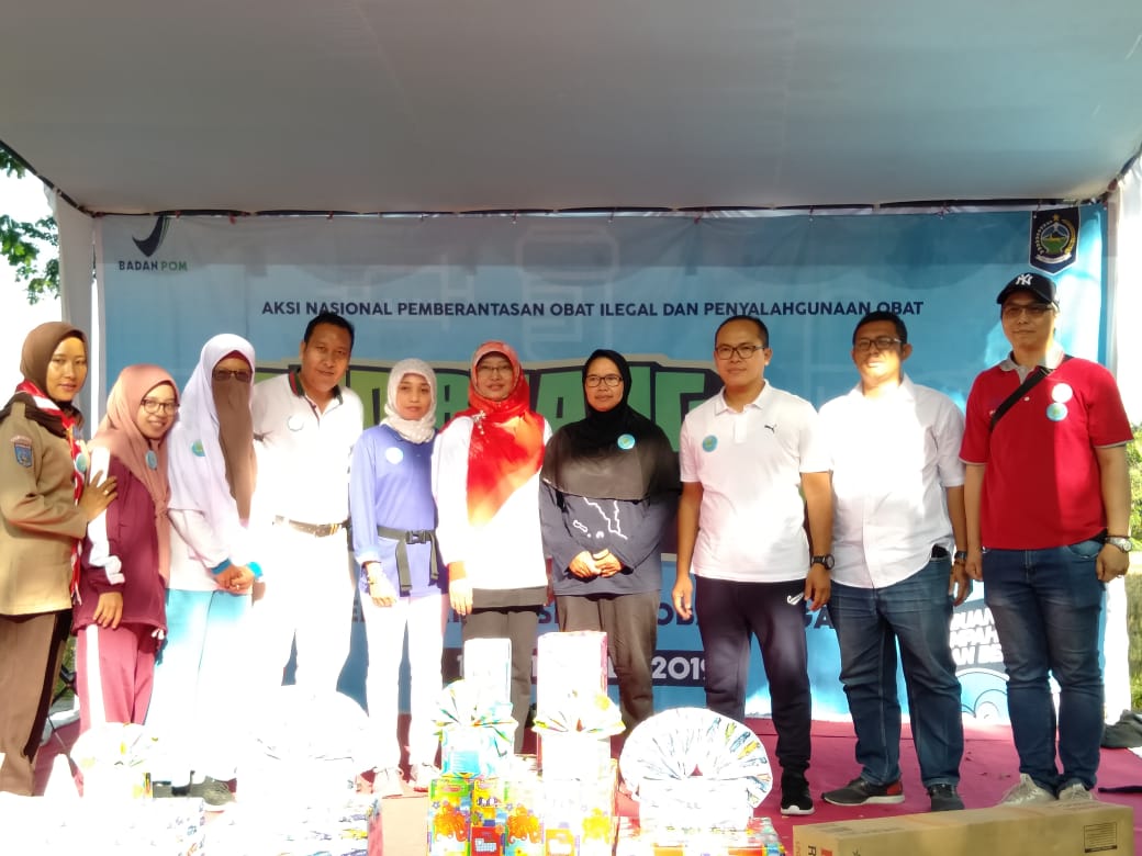 Prodi DIII Farmasi Bersama BBPOM Mataram Melakukan KIE Obat dan Makanan di Car Free Day Udayana