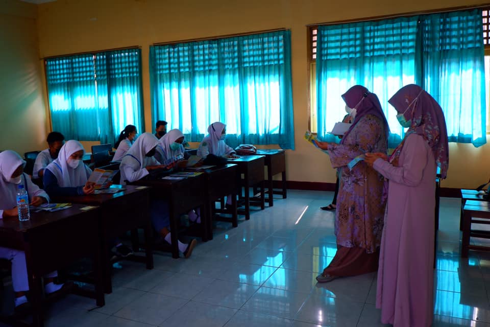 Sosialisasi FIK UMMAT ke SMA dan SMK di Kota Mataram