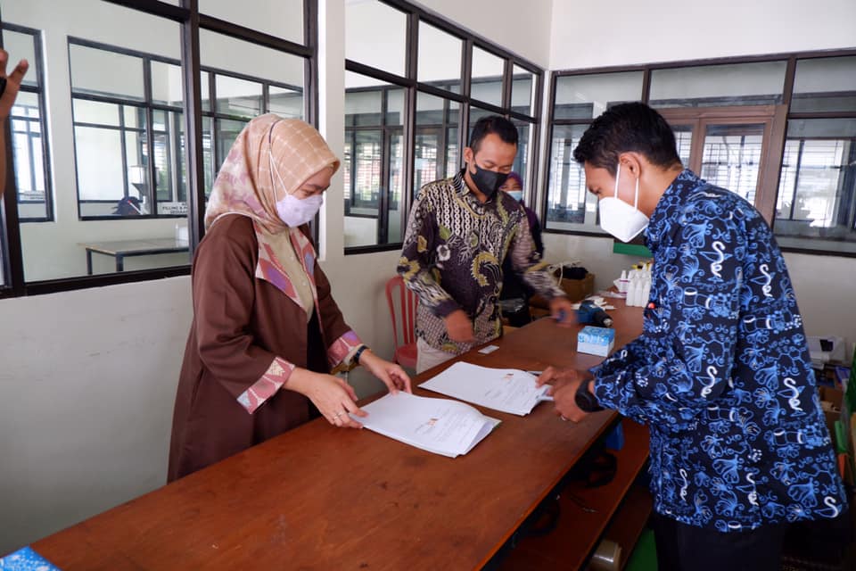 Penandatanganan MoU antara FIK UMMAT dengan CV. Tri Utami Jaya