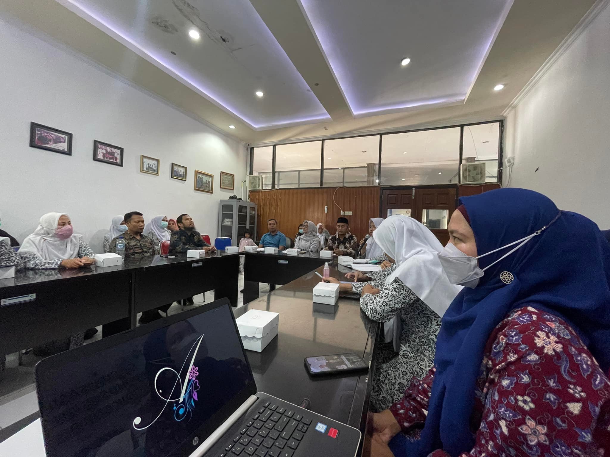 Pertemuan Sosialisasi dan Konsultasi Program Studi S1 Kebidanan dan Program Profesi FIK UMMAT